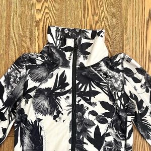 LULULEMON sweatshirt